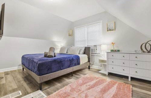 Cozy Chic 4BD 2BA Home in St Charles - Foto 5