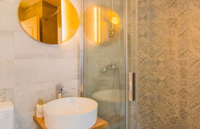 Villa Roza - One Bedroom With Swimming Pool - Photo 12