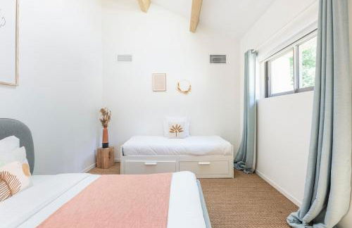 La Bastide du Père Mathieu Jacuzzi couvert et Piscine - Foto 33