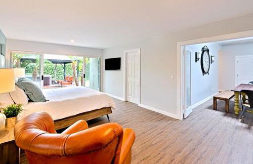 Shores Perfection - Spa, AC, Pet Friendly, Parking, Fire Pit & Massive Private Yard! - Foto 13