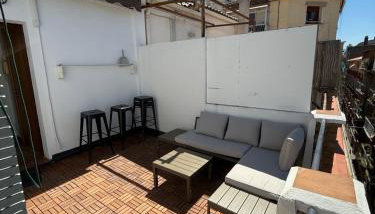Ático con Terraza Privada en Granada Centro Parking Gratis - Foto 2