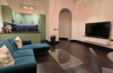 Earl's Court Luxe Apartment - Photo 1