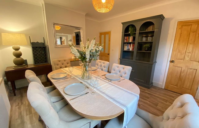 Luxurious Victorian Villa With Parking, Sleeps six - Photo 11