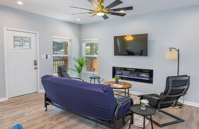 Heaven-sent Convenient 4br/ 3BA Near Downtown - Foto 18