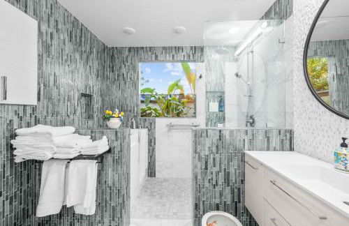 Nature-Inspired Stay with Pool, Fire Pits and More - Foto 73