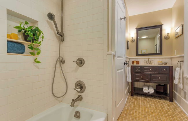 Secluded Berkshires Estate + Private Pond/pool,theater, Gym Sunny Pond - Foto 73