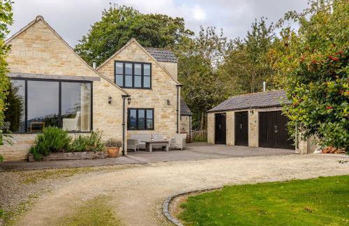 Spacious farmhouse with stunning valley views - Foto 2