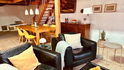 Charming Rustic Wine Cellar House in Reguengo Grande with Fireplace - Photo 4