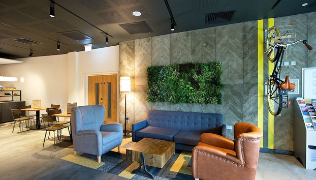 Coin salon dans le hall