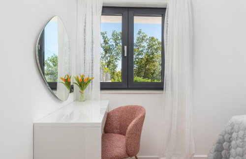 Villa Florinda with Pool and Prime Location near Split - Photo 32