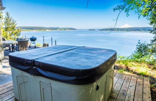 Oceanfront Retreat, Mount Rainier, King bed, Games - Foto 3