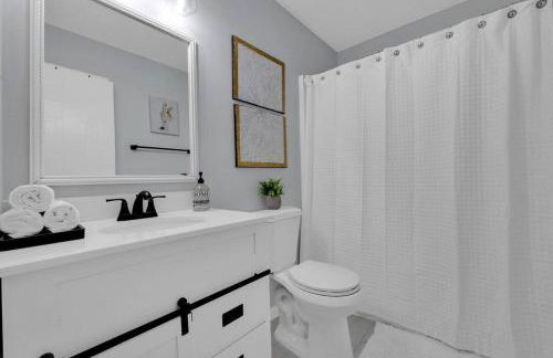 Plush Two Bedroom Retreat. A Home Away From Home! - Foto 10