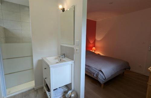 Gîte Authentique à Villemurlin avec Jardin et Parking - FR-1-590-527 - Foto 10