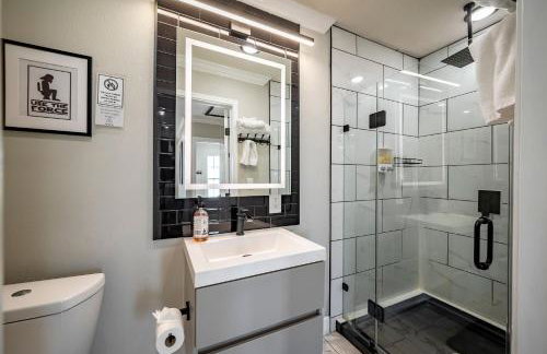 3BR HOME SLEEPS 8 DOWNTOWN Med CTR /pet/EV - Foto 10