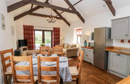 Potters Barn - Photo 3