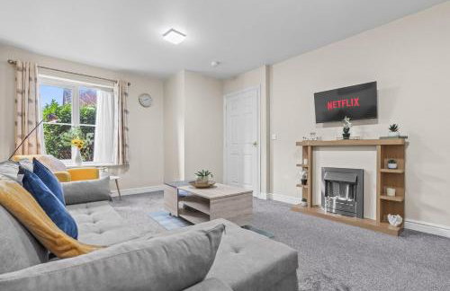 #35 City Home - Sleeps 8 3BDR 2 BR- Bham CC 10 mins - "Perfect for Contractors and Families - Free Parking" - Foto 49