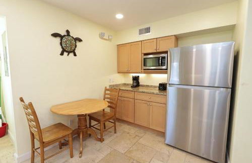 Beautifully Updated, 4 Bedroom Pool Home, 50 Yards to the Beach!! Captiva Escapade - Foto 10
