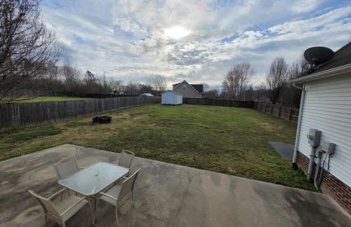 Fenced backyard! 6 miles to Cookeville Boat Dock! - Foto 4