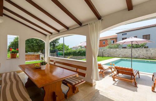 Kuća za odmor s bazenom Emma - Foto 13