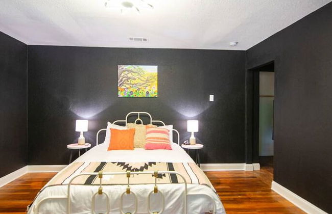 The Mod Poppy Large Home 10 Minutes From it all - Foto 12