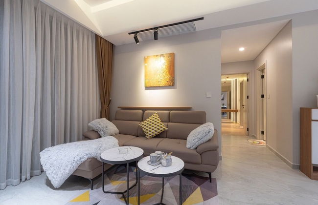 Happy Light Apartment in the Cardinal Court - Photo 32