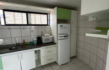 Apês Completos na Litorânea l Cozinha e Conforto l Ferreira Hospedagens - Foto 12