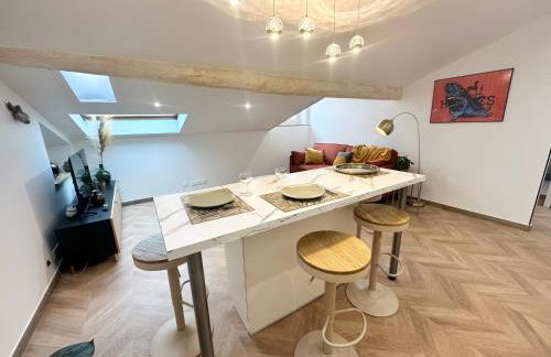 Elegant mansardé-place du pin - Photo 18