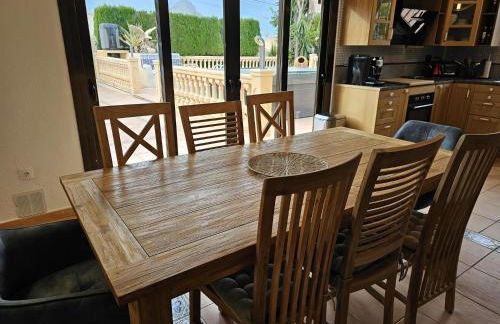 Luxury Villa - pool, hot tub, aircon, TVs, home cinema, office, Gbit Internet, sports equipment - Foto 11