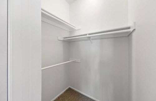 Beverly Hills 2 bed 2 bath Penthouse with Den and Parking 414 - Photo 34