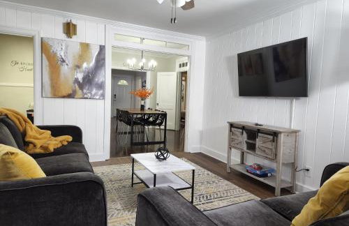 Spacious Centrally Located 3 Bed 2 Bath - Sleeps 8 - Foto 26