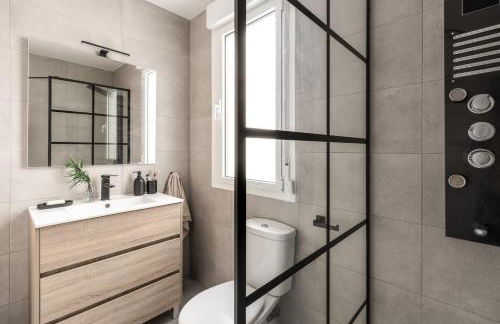 Zambrano - 4 bedrooms and office in Trafalgar - Photo 14