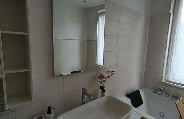 Casa Evelina con Parcheggio esterno e Garage gratis, appartamento con idromassaggio per due - Photo 14