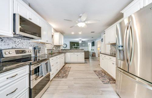 Spacious Tavares Home with Private Outdoor Oasis! - Photo 9