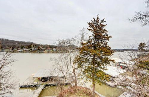 Lakefront Vacation Rental with Dock and Views! - Foto 25