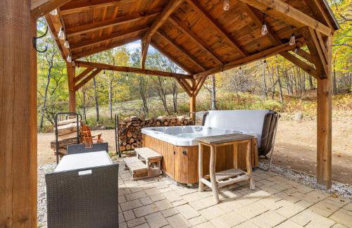 Secluded Cottage with hot tub, fire pit, and views - Foto 48
