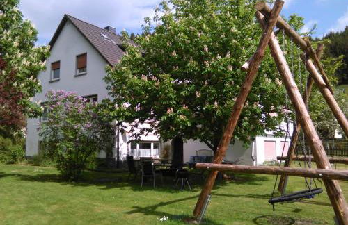 Mia und Michel im Sauerland - Foto 1