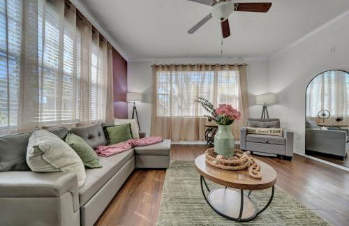 Modern 2BR2BA Pool Gym Near Airport #8 - Foto 56