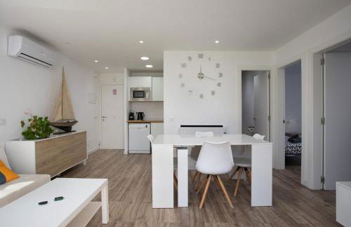 Apartament amb piscina i aparcament - Baixos amb jardinet - Foto 1