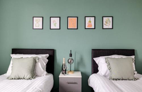 Stunning 2 bed apt with free parking close to CC - Foto 12