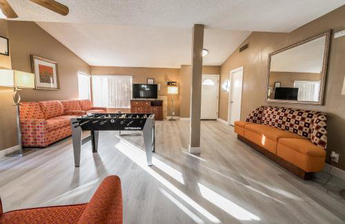 Private Oasis with Pool - Foto 18