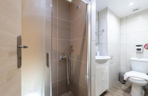 A&J Apartments or Rooms athens airport - Foto 110