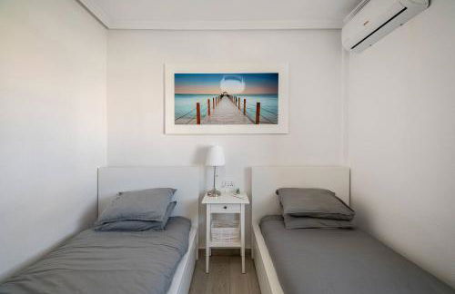 Luxury Villa - Large Private Pool - Cabo Roig Strip - Foto 18