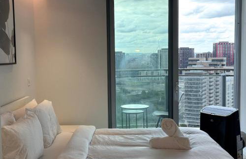High Floor Modern 1BR Stunning Views Balcony Portable AC Free Parking - Photo 17