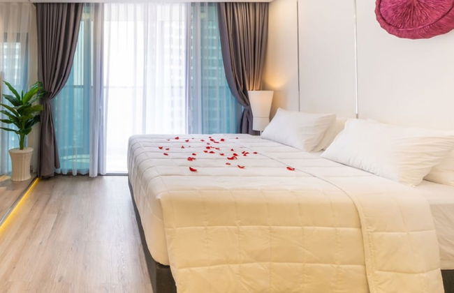 Vivian Lancaster Legacy Residence Luxury - Photo 9