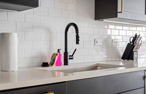 Spacious Studio in Midtown Free Pool and Parking - Foto 16