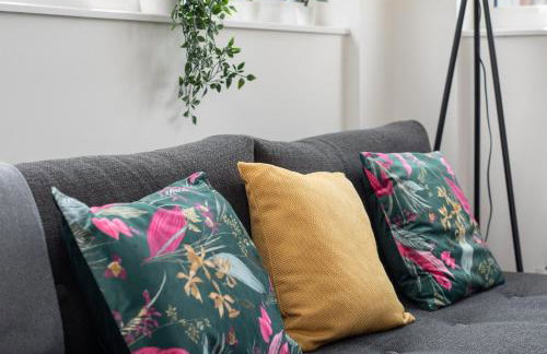 Deluxe 2 bed, 2 bathroom Milton Keynes apartment within walking distance to train station and City centre. - Foto 11