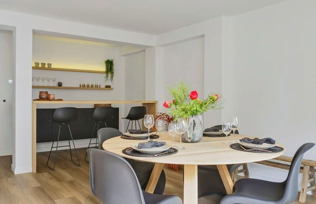 Stunning Modern Apartment With Large Terrace - Foto 8