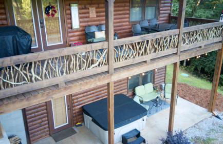 The cozy Lazy Laurel with year-round mountain views, hot tub, fire pit - Foto 6