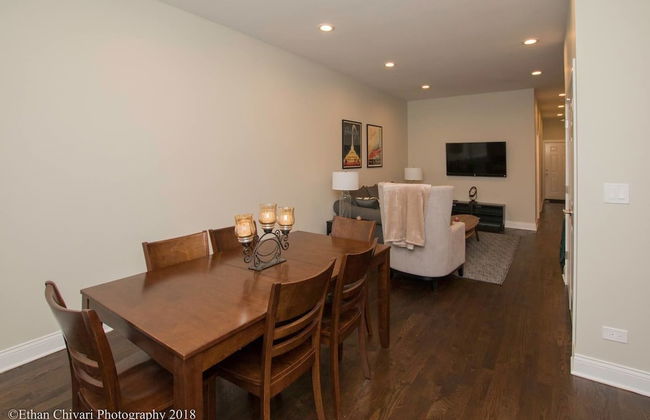 2 Level Home near Wrigley - Foto 19