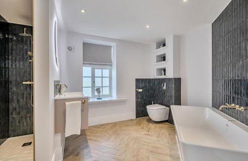 Otherton Hall - Photo 28